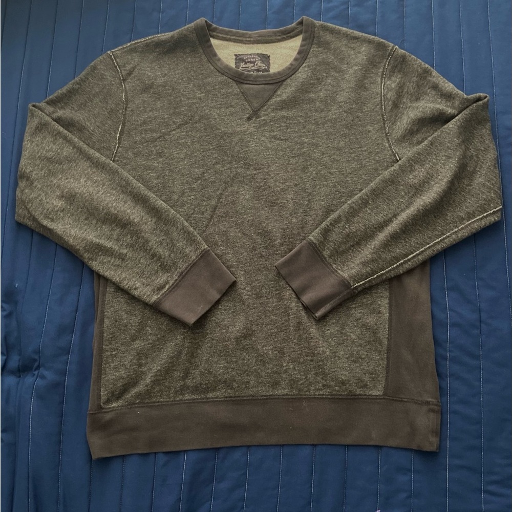 Men’s J. Crew Grey Vintage Fleece Crew Neck in size XL